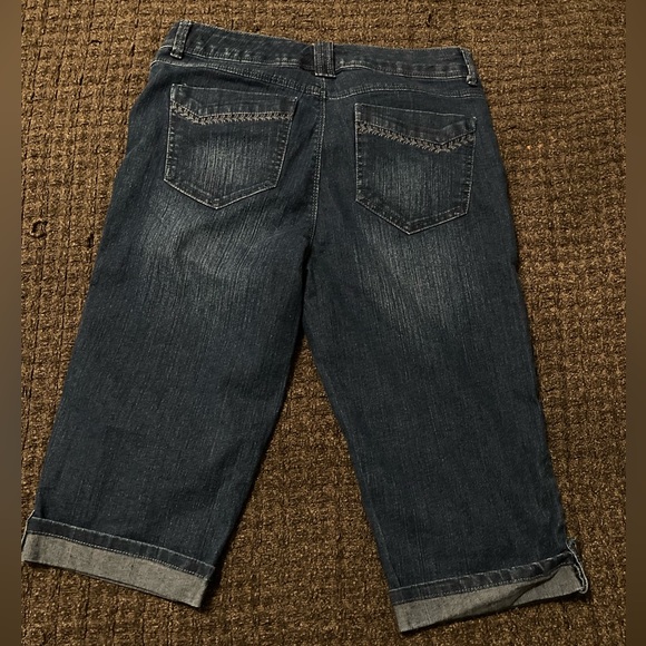 Skimmer Capris - Picture 2 of 4